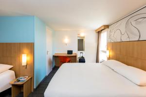 Hotels Ibis Roscoff : Chambre Standard avec 1 Lit Double et 1 Lit Simple