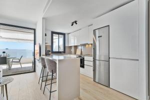 One 80 within walking distance to the sea