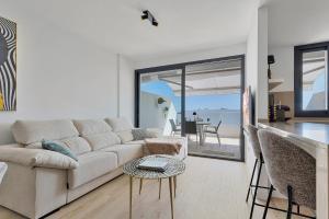 One 80 within walking distance to the sea