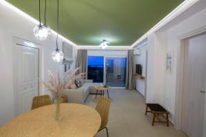 Villa Dimitris - The House & The suite