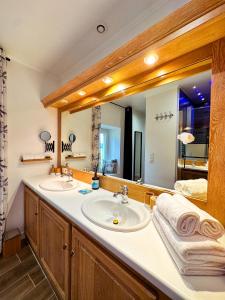 Appartements La Mouline Domaine prive pour sejour en famille ou entre amis en toute intimite : photos des chambres
