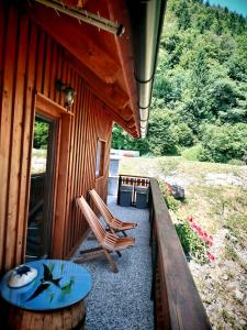 POČITNIŠKA HIŠKA LASTOVKA