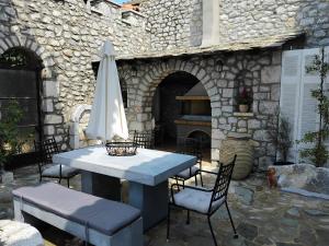 Mythies Suites Ε