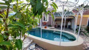 Niriides Apartments & Studio