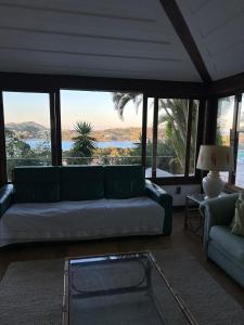 Mansão Ferradura with Sea View