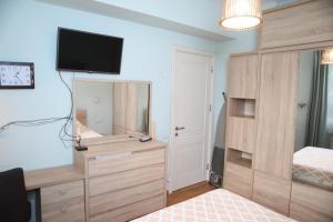 Cozy Flat near Metro with Balcony