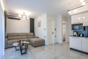 Golden Oasis Apartments