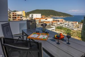 Golden Oasis Apartments