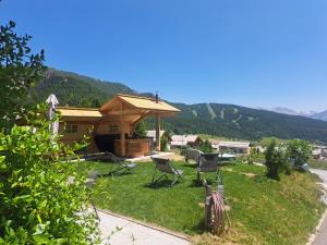 B&B / Chambres d'hotes LE CHALET BAZAN : photos des chambres