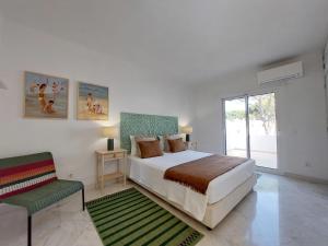 Vilamouratenis Duck by SAPvillas