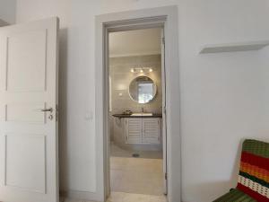 Vilamouratenis Duck by SAPvillas