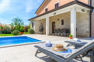 Villa SA-RA by Briskva