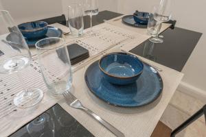 Spacious 5 Bed Close to Elland Road, First Direct Arena & Headingley Stadium