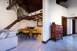 Maria Luxury Apartment with City View Terrace