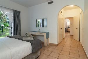 Relaxing Seaside Escape at 2 Perissa