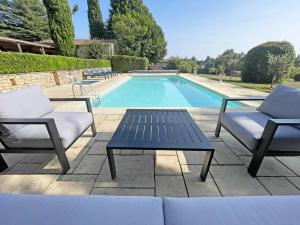 Maisons de vacances Maison de campagne avec piscine privee, 4 personnes - FR-1-824-9 : photos des chambres