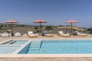 Luxury Villa Maximos - With Private Heated Pool