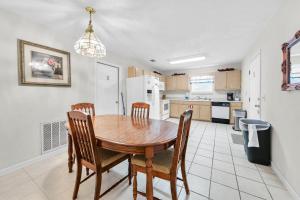 Lyndell Beach Cottage