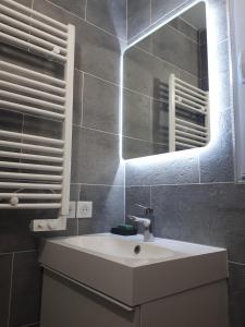 Cozy new studio central close Eiffel tower