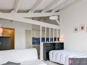 Studio confortable à La Rochelle avec balcon - FR-1-825-68