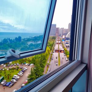 Modern 1BR Apartment with Kitchen, Balcony Sea View