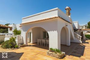 Villa Ponte Vecchio by Abahana Villas