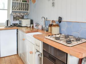 Farmhouse Garden Shepherds Hut