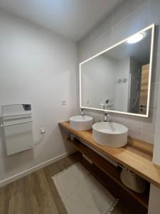 Appartements Appartement Prestige 6 a 10pers I Draps&menage inclus I parking prive : photos des chambres