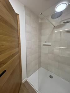 Appartements Appartement Prestige 6 a 10pers I Draps&menage inclus I parking prive : photos des chambres