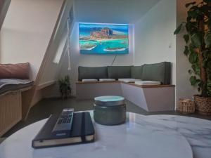 Modern and cozy, top location