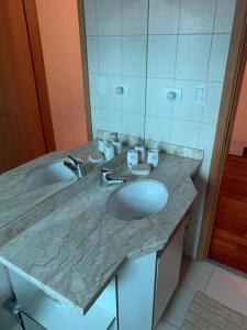 Dúplex a 800m do centro do capivari