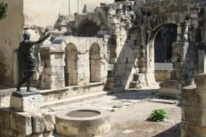 Appartements large studio near train station, very central : photos des chambres