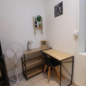 Appartements large studio near train station, very central : photos des chambres