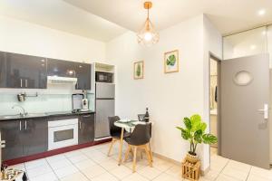 Appartements large studio near train station, very central : photos des chambres