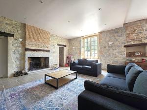 Maisons de vacances Magnifique villa en pierres au coeur de Saint Antonin Noble Val - Piscine et jardin prives -10 personnes : photos des chambres