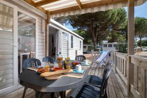 Campings Camping Le Suroit : Mobile Home Quartier - 3 Chambres - 6 Personnes