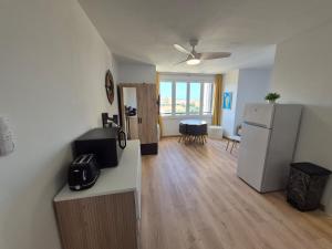 City center apartment with sea view