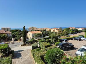 City center apartment with sea view