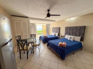 Lagoon View + Beach Access, Solymar Cancun sol2301