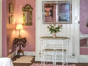 The Grooms Cottage-Uk45659