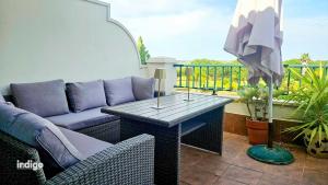 DAR01 Pool View Prado Golf