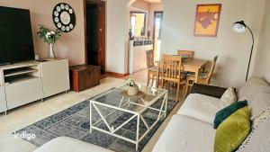 DAR01 Pool View Prado Golf