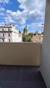 Super Central studio with Balcony & View!