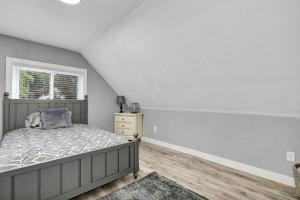 Modern 3BDRM Near Downtown & MSU