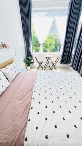 Nhà phố 7 phòng ngủ gần biển , trung tâm thành phố-1988homestay