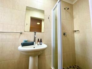 Quiver 2 at Starfish 106