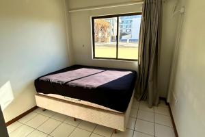 Apartamento sobre a avenida principal com vista mar