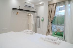 Cozy Luxe Stay - Outdoor Patio