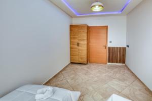 White Majorelle Duna Blanca