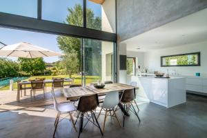 Villas Superbe villa contemporaine : photos des chambres